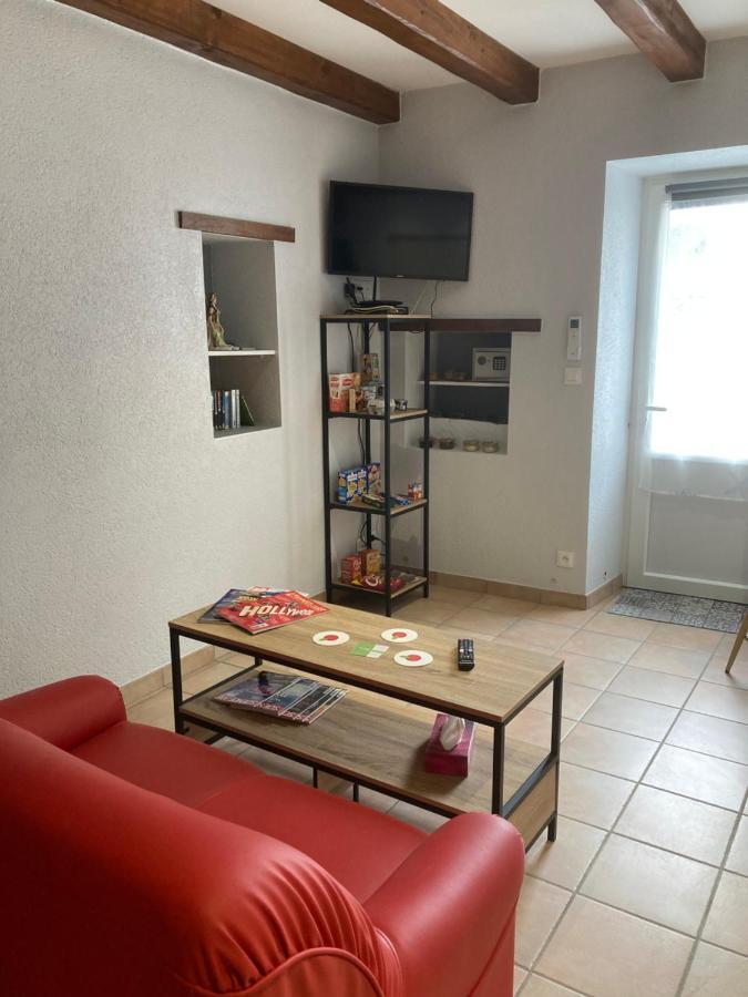 Le Petit Monas Apartment Civaux Exterior photo