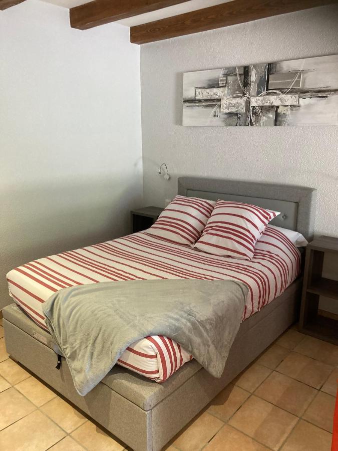 Le Petit Monas Apartment Civaux Exterior photo